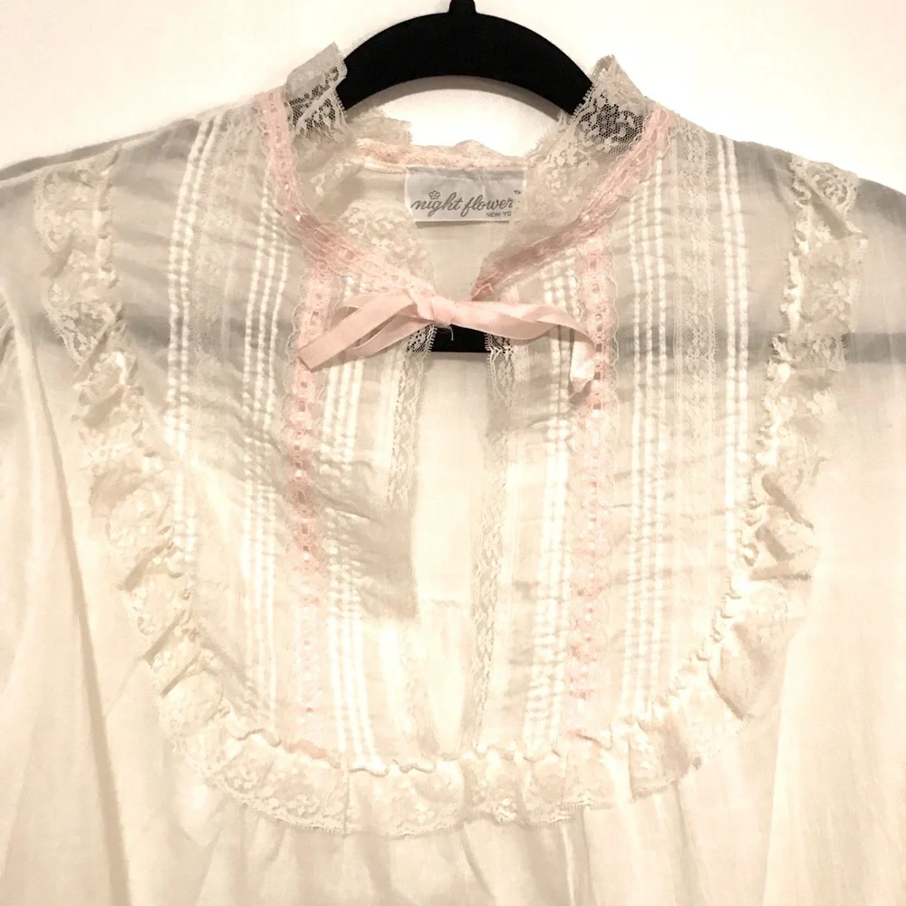 Vintage Night Flowers lingerie ivory cotton nightgown with lace detailing - Picture 3 of 11